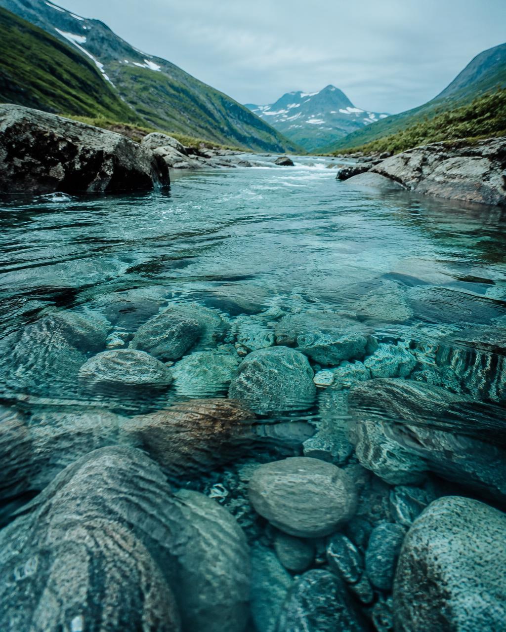 Klart vann i en norsk fjellelv